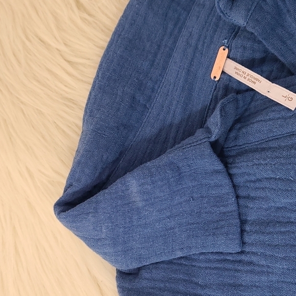 Free People Sunstreaks tie front top blue cotton Women's size large - Picture 9 of 9